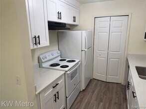 2049 Duck Lake Rd N in Highland Township, MI - Building Photo - Building Photo