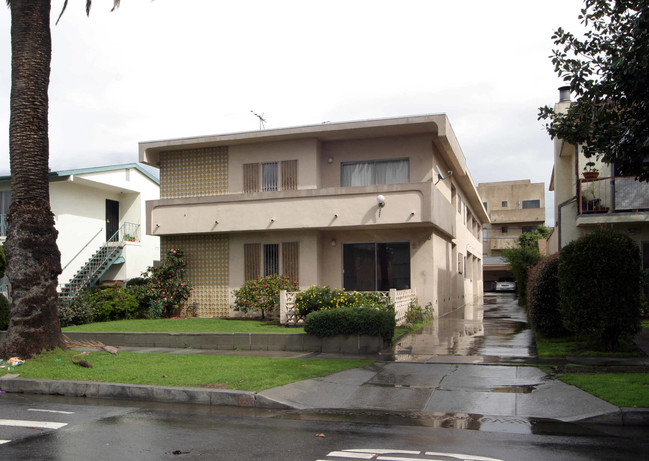 3748 Westwood Blvd in Los Angeles, CA - Foto de edificio - Building Photo