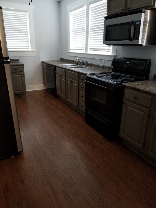 500 E 4th St, Unit 506 E 4th St in Texarkana, AR - Building Photo