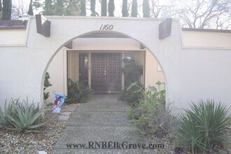 1160 Silver Lake Dr in Sacramento, CA - Building Photo - Building Photo