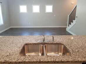 1036 66th St, Unit 1036.5 in Windsor Heights, IA - Building Photo - Building Photo