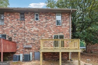 1071 Oakland Ave SE, Unit C in Conyers, GA - Foto de edificio - Building Photo
