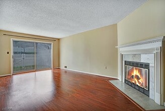 2102 Ackmen Ct in Bridgewater, NJ - Building Photo - Building Photo