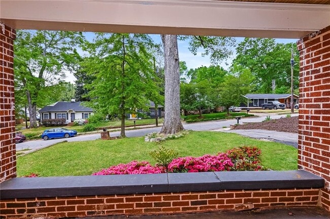 2134 Delano Dr NE in Atlanta, GA - Foto de edificio - Building Photo