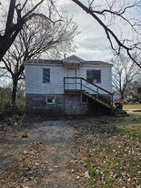 2102 Woodrow St in Van Buren, AR - Building Photo