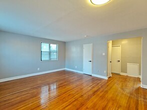 131 Forest Ave in Ambler, PA - Foto de edificio - Building Photo