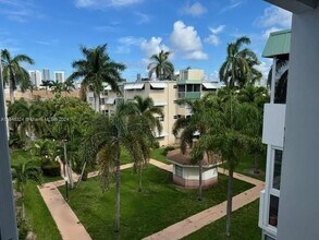 1333 E Hallandale Beach Blvd in Hallandale Beach, FL - Building Photo - Building Photo