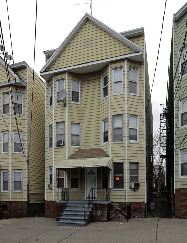 164 Highland Ave in Jersey City, NJ - Building Photo - Building Photo