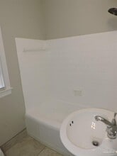 220 E Highland Dr in Pensacola, FL - Building Photo - Building Photo