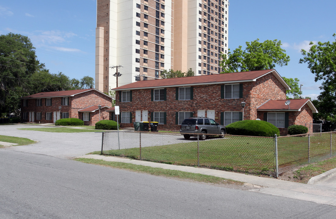 1200 E 66th St in Savannah, GA - Building Photo