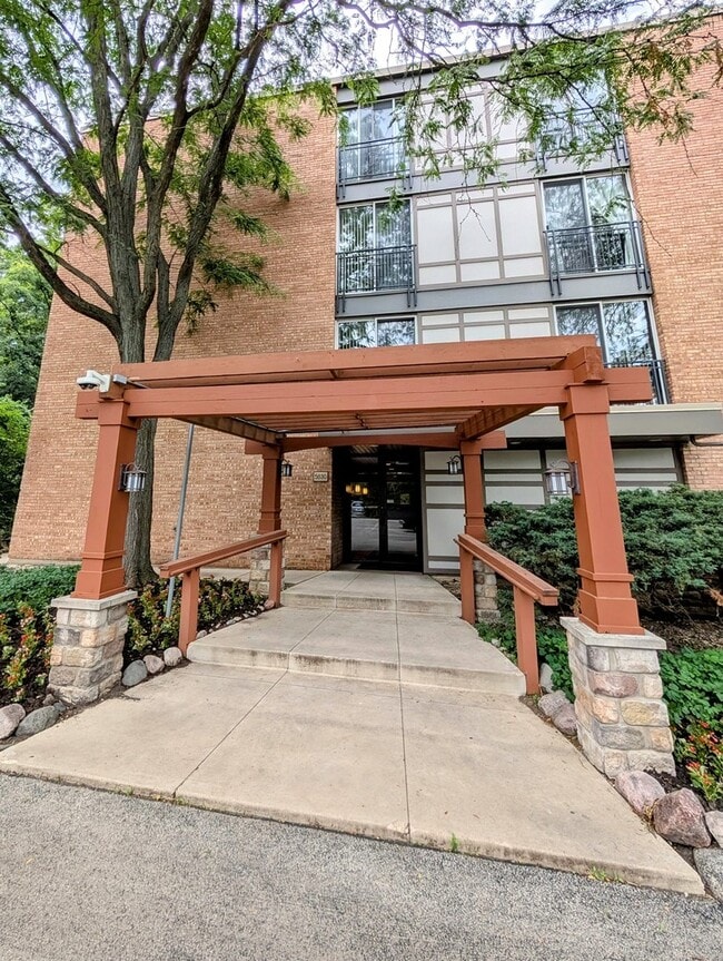 property at 5830 Oakwood Dr