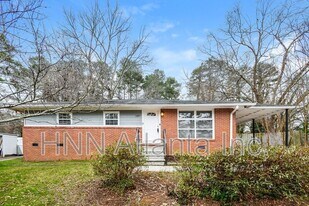 2391 Woodland Dr NW in Kennesaw, GA - Building Photo