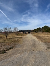 472063 OK-101 in Muldrow, OK - Foto de edificio - Building Photo