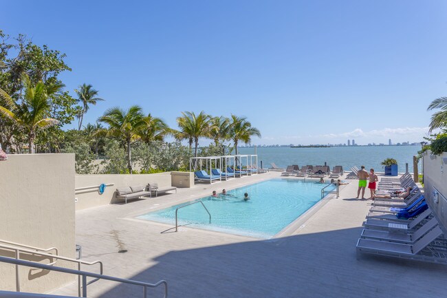 Miami Bay Waterfront Midtown Residences in Miami, FL - Foto de edificio - Building Photo