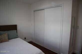 18600 Ingomar St in Los Angeles, CA - Building Photo - Building Photo