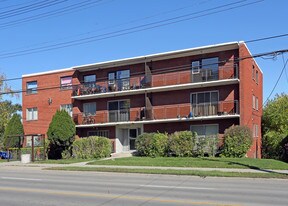2205 King St E in Hamilton, ON - Building Photo