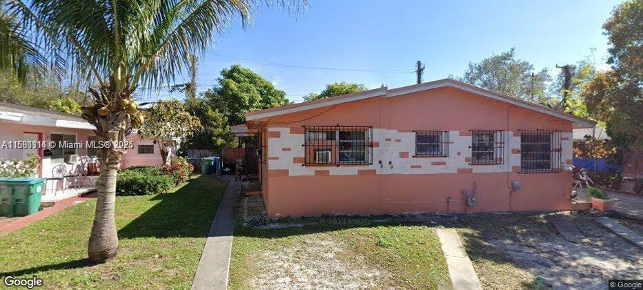 5511 NW 1st Pl in Miami, FL - Building Photo