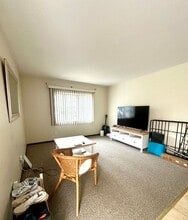 112 Memphis Ave in Staten Island, NY - Building Photo - Building Photo