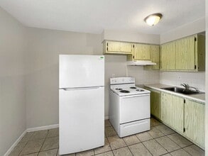 13037 First St in Ft. Myers, FL - Building Photo - Building Photo