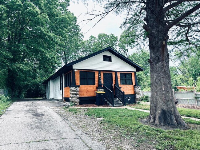 property at 5036 Wabash Ave