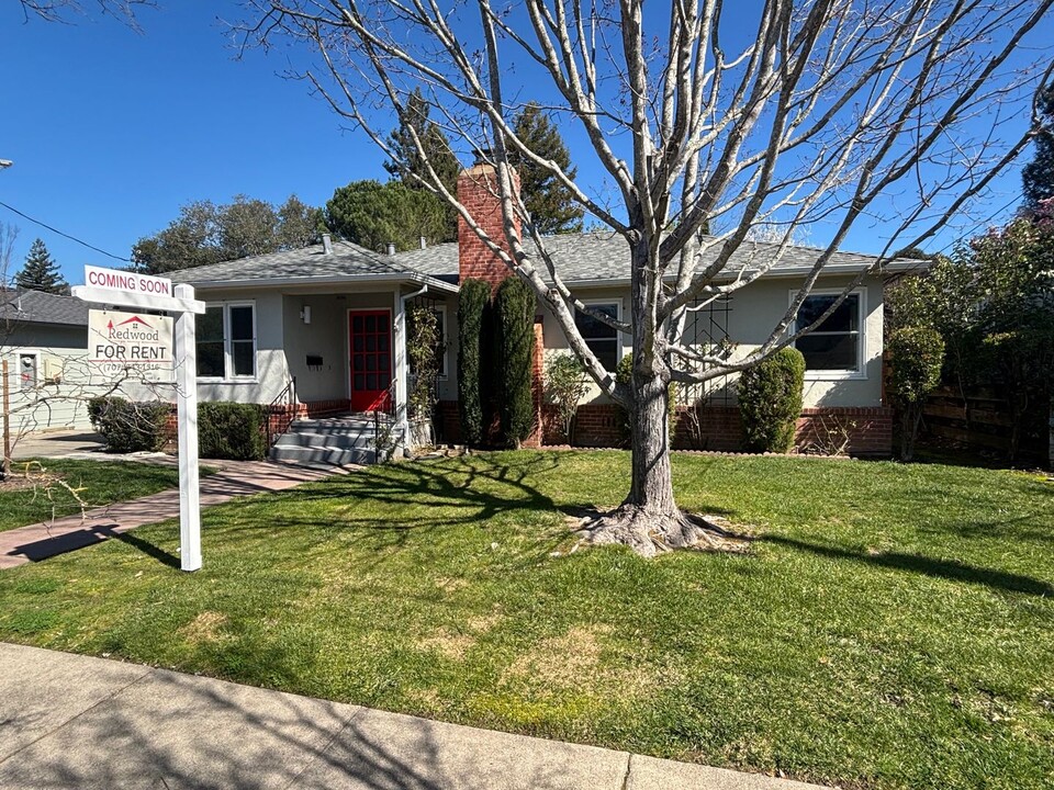 1924 King St in Santa Rosa, CA - Building Photo