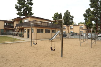 South Bay Towers Apartments in Chula Vista, CA - Building Photo - Building Photo