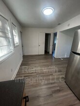 330 Meadowbrook Ln in Tallahassee, FL - Foto de edificio - Building Photo