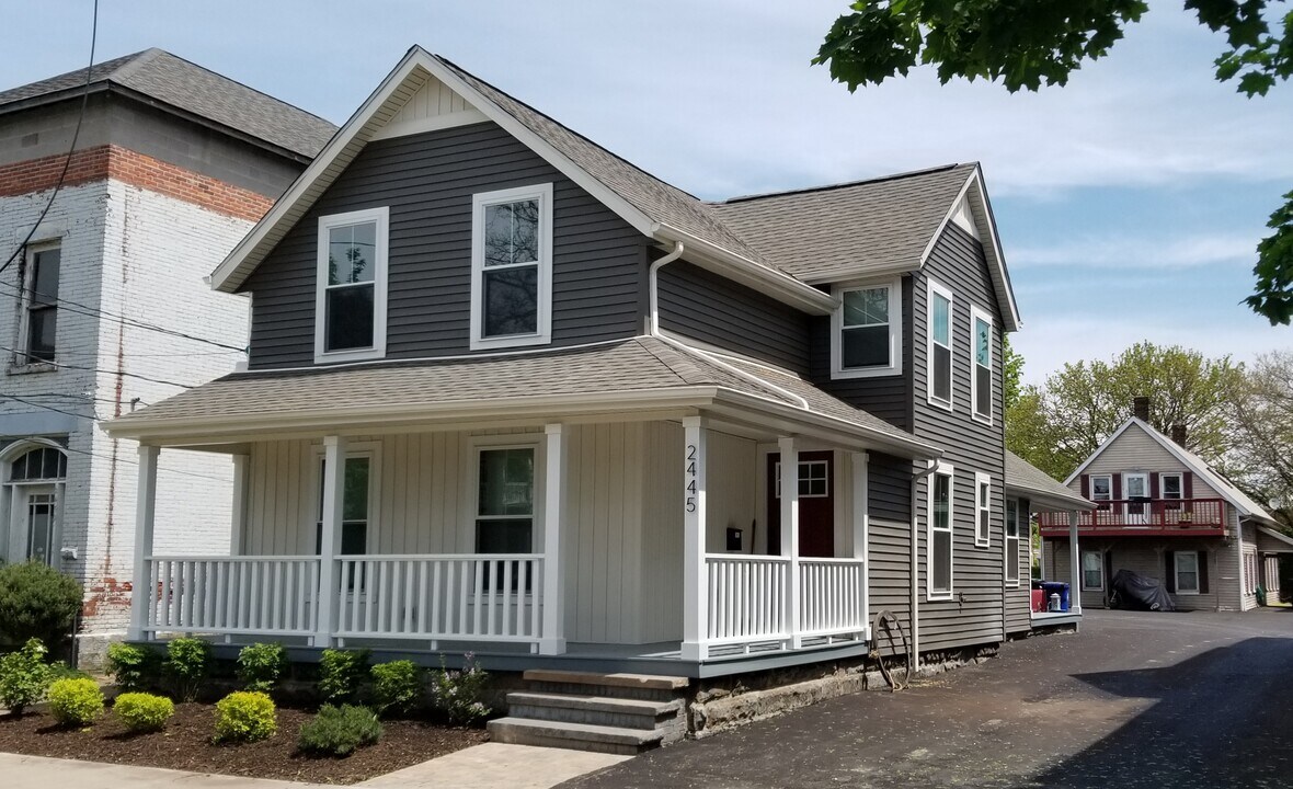 2445 Tremont Ave in Cleveland, OH - Building Photo