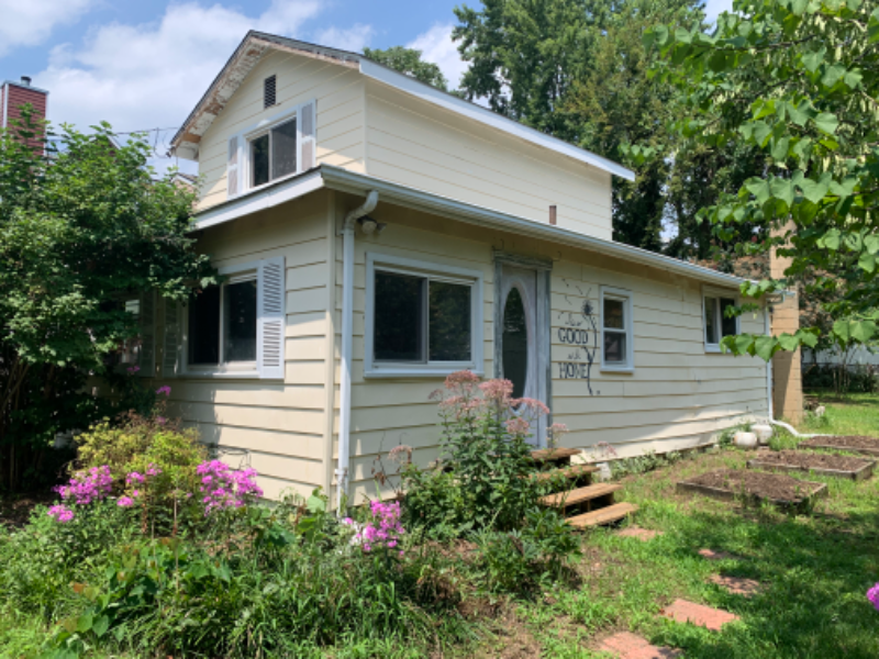 1619 Arundel Rd in Edgewater, MD - Foto de edificio