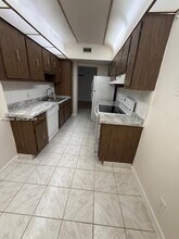 4200 Hillcrest Dr in Hollywood, FL - Building Photo - Building Photo