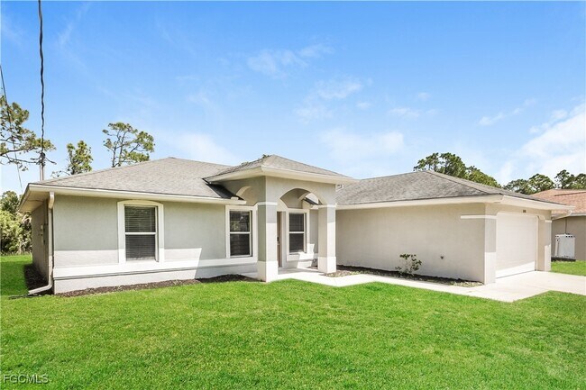 7470 Franzino Ave in North Port, FL - Building Photo - Building Photo