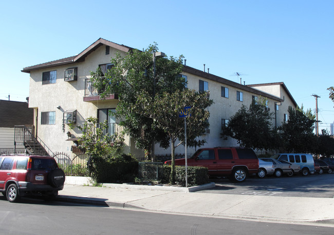 229 S Avenue 22 in Los Angeles, CA - Foto de edificio - Building Photo