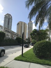 250-180 180th Dr in Sunny Isles Beach, FL - Building Photo - Building Photo