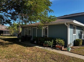 5837 Queen Elizabeth Way in Ft. Myers, FL - Building Photo