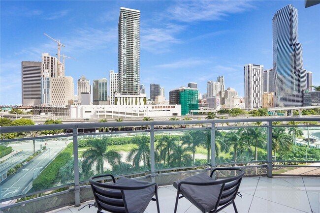 350 S Miami Ave, Unit 713 in Miami, FL - Building Photo - Building Photo