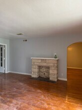 5042 Ventura Ln in Houston, TX - Building Photo - Building Photo