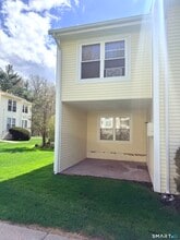 801 Pleasant Valley Rd in South Windsor, CT - Building Photo - Building Photo