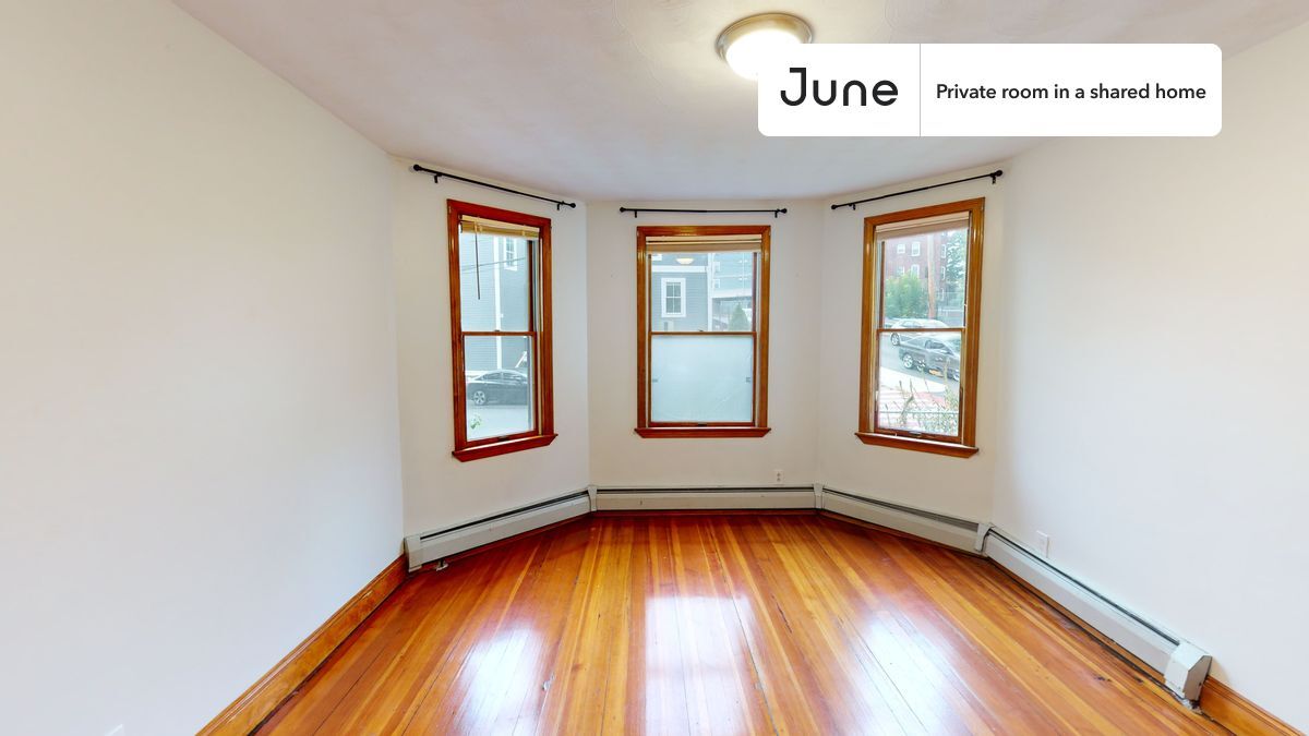 Private bedroom in 5 bed/1 bath Home in Boston, MA - Building Photo