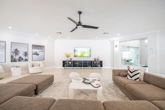 Legacy Harbour Key in Miami, FL - Building Photo - Building Photo