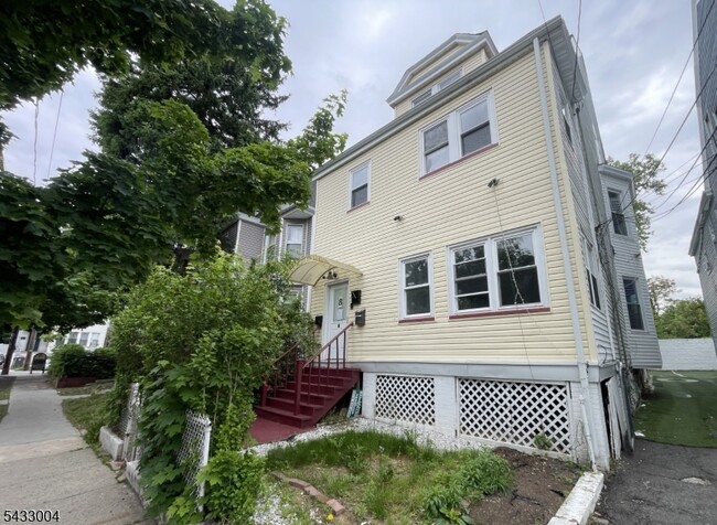 property at 8 Treacy Ave