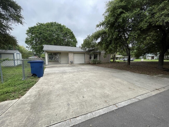 5623 Granger Pl in San Antonio, TX - Building Photo - Building Photo