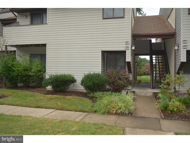 23B E Daisy Ln in Mount Laurel, NJ - Building Photo - Building Photo