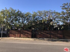 737 Broadway St in Los Angeles, CA - Building Photo