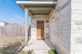 13456 Sendero Roble in San Antonio, TX - Building Photo - Building Photo