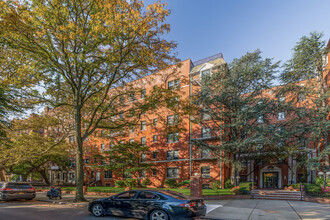 300 Ocean Pky in Brooklyn, NY - Building Photo - Primary Photo