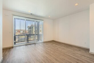 Landings at Gateway in Denver, CO - Building Photo - Building Photo