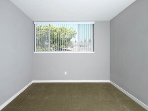 420 James Rd in Palo Alto, CA - Foto de edificio - Building Photo