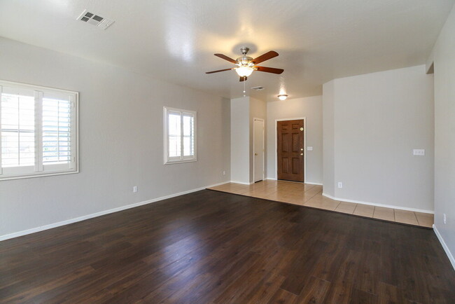 1937 E Lusitano Loop in San Tan Valley, AZ - Building Photo - Building Photo