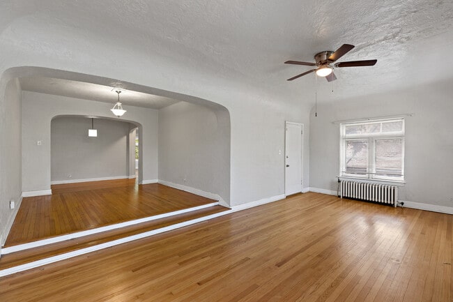11059 S Hoyne Ave in Chicago, IL - Building Photo - Building Photo