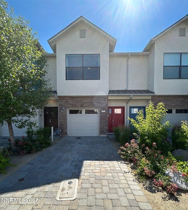5070 Ciarra Kennedy Lane in Reno, NV - Building Photo